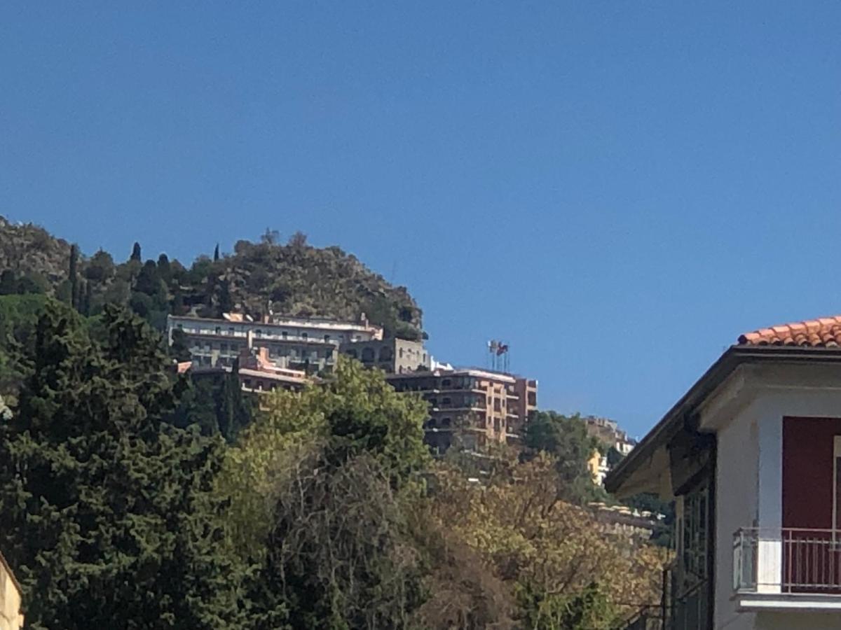 Hotel La Ginestra Giardini-Naxos Zewnętrze zdjęcie