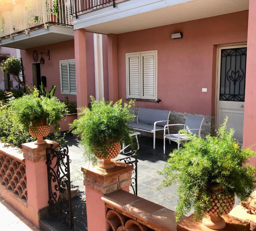 Hotel La Ginestra Giardini-Naxos Zewnętrze zdjęcie