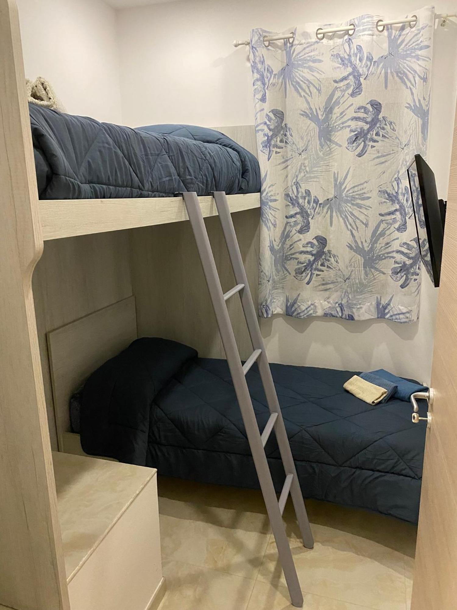 Hotel La Ginestra Giardini-Naxos Zewnętrze zdjęcie